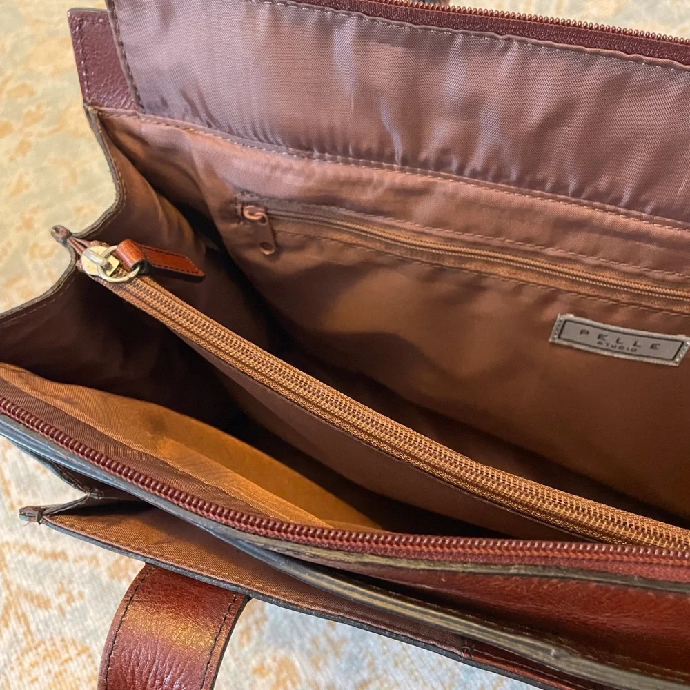 Elegant Brown Leather Men's or Women’s Briefcase